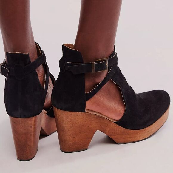FREE PEOPLE Cedar Clogs - Size 39/US 9 - Picture 1 of 9